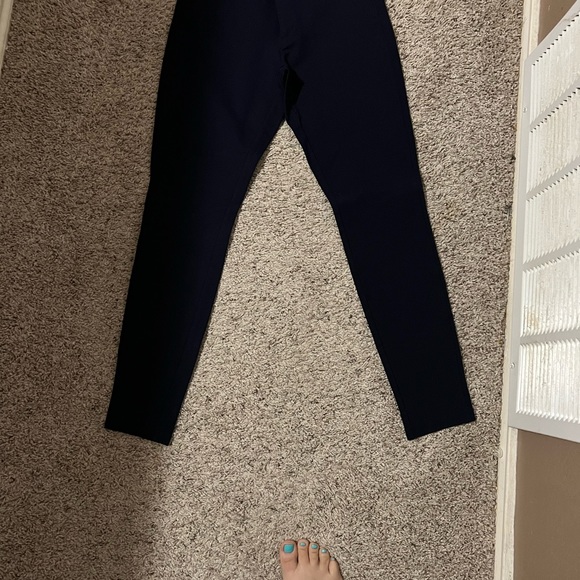 J. Crew Gigi pant(navy blue) stretch pant in size 6 ( burgundy ) - Picture 3 of 7